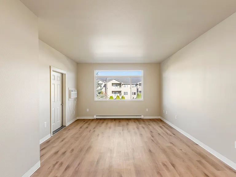 Ashton Apartments — Photo 90