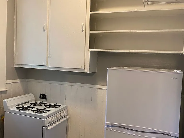 527 Cedar St — Photo 9