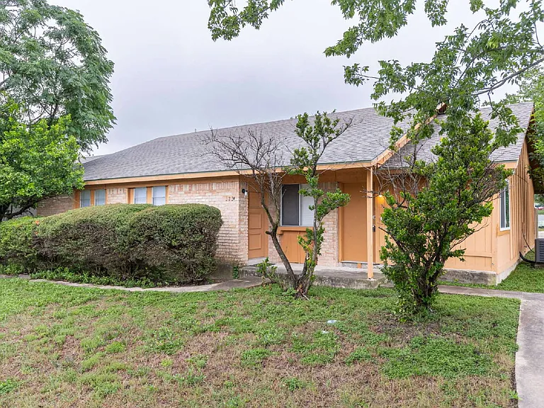 323 W William Cannon Dr #A — Photo 2