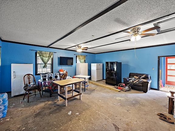 4th image of 121 Hasley St