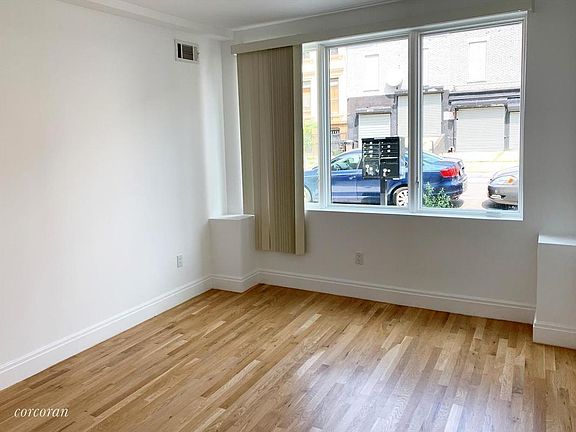 4th image of 686 Macdonough St APT 1