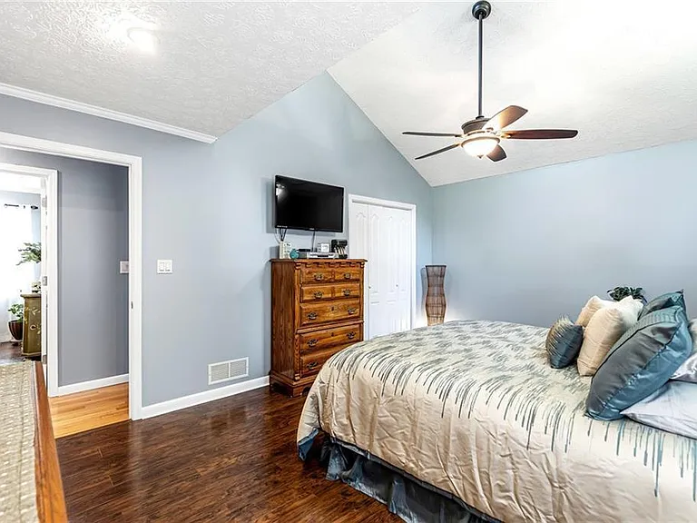 956 Pine Valley Rd — Photo 13