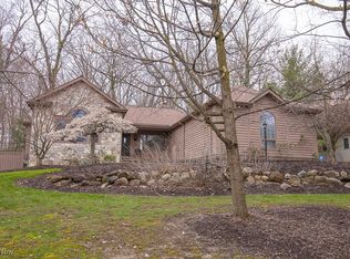 8250 Creekside Trce, Broadview Heights, OH