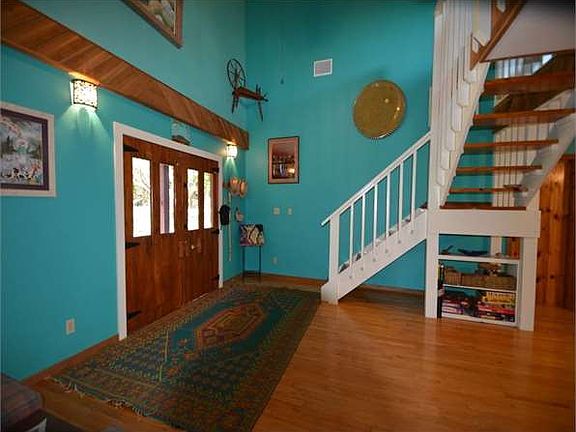 3rd image of 389 Bonita Dr