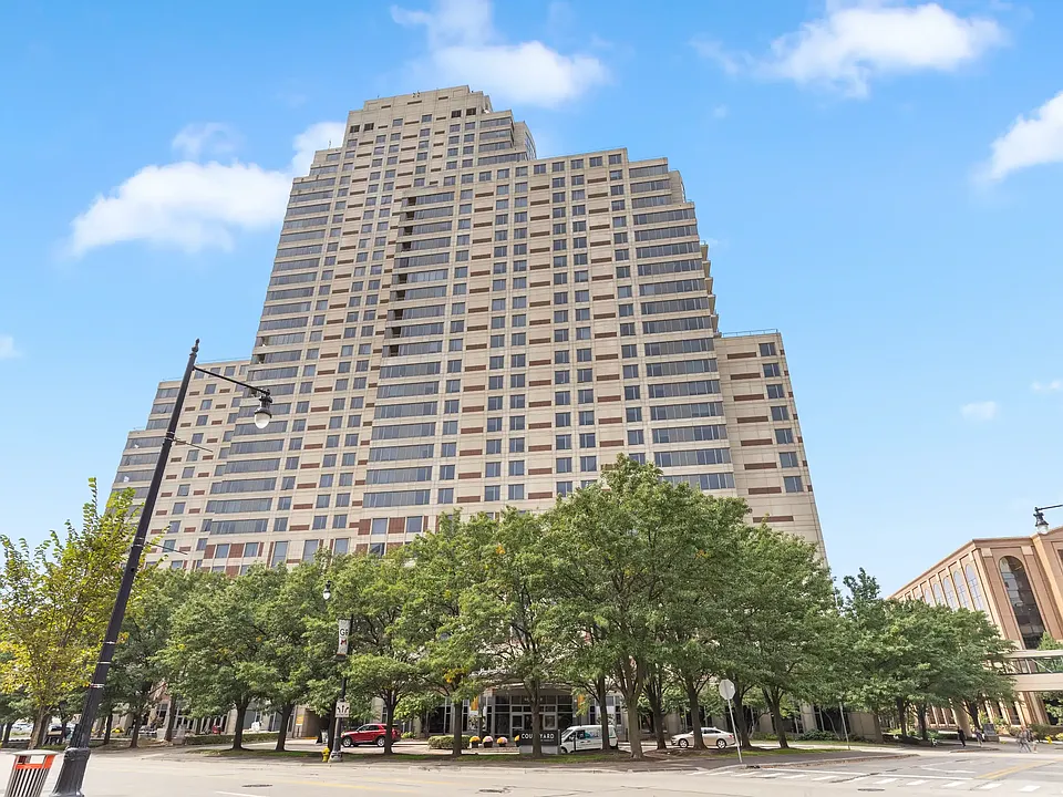 62 Campau Cir NW