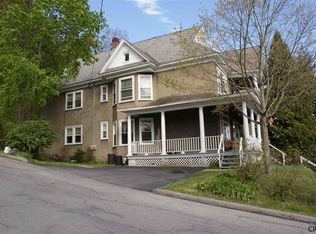 37 Phillips St, Amsterdam, NY 12010
