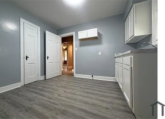 1439 S 32nd St — Photo 3