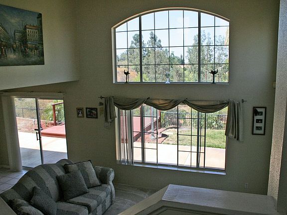 Picture windows in Living room