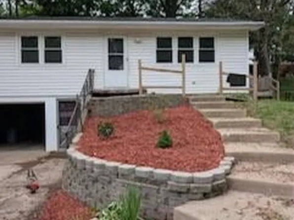 3603 Karnes Rd, Saint Joseph, MO 64506