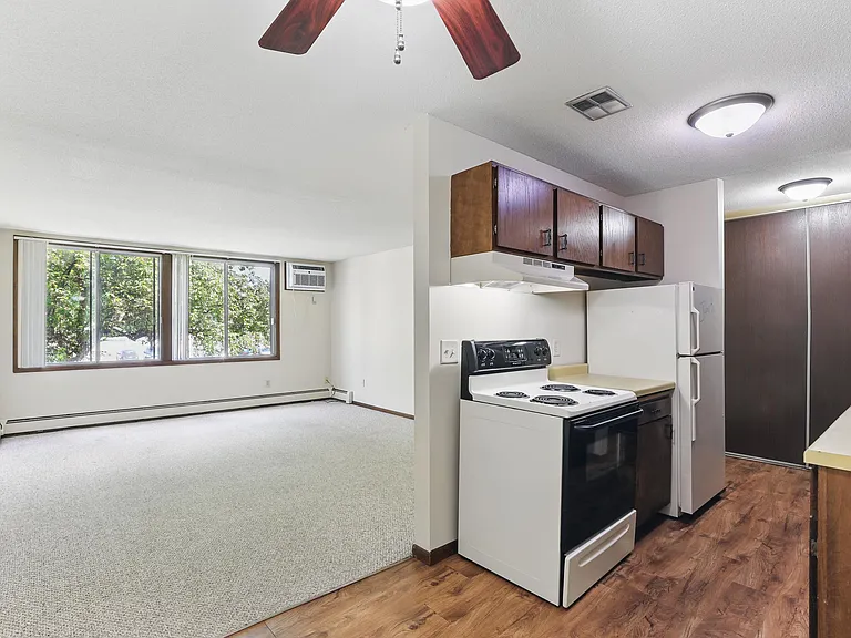 Forest Park Apartments — Photo 9
