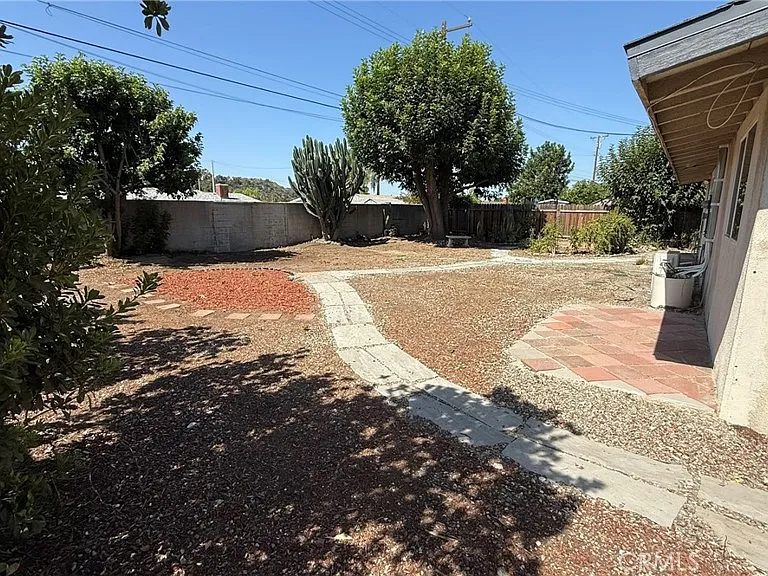 1002 E Walnut Ave — Photo 28