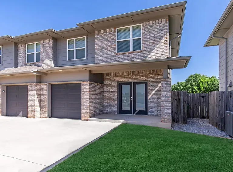 13500 Bluejacket Dr — Photo 3