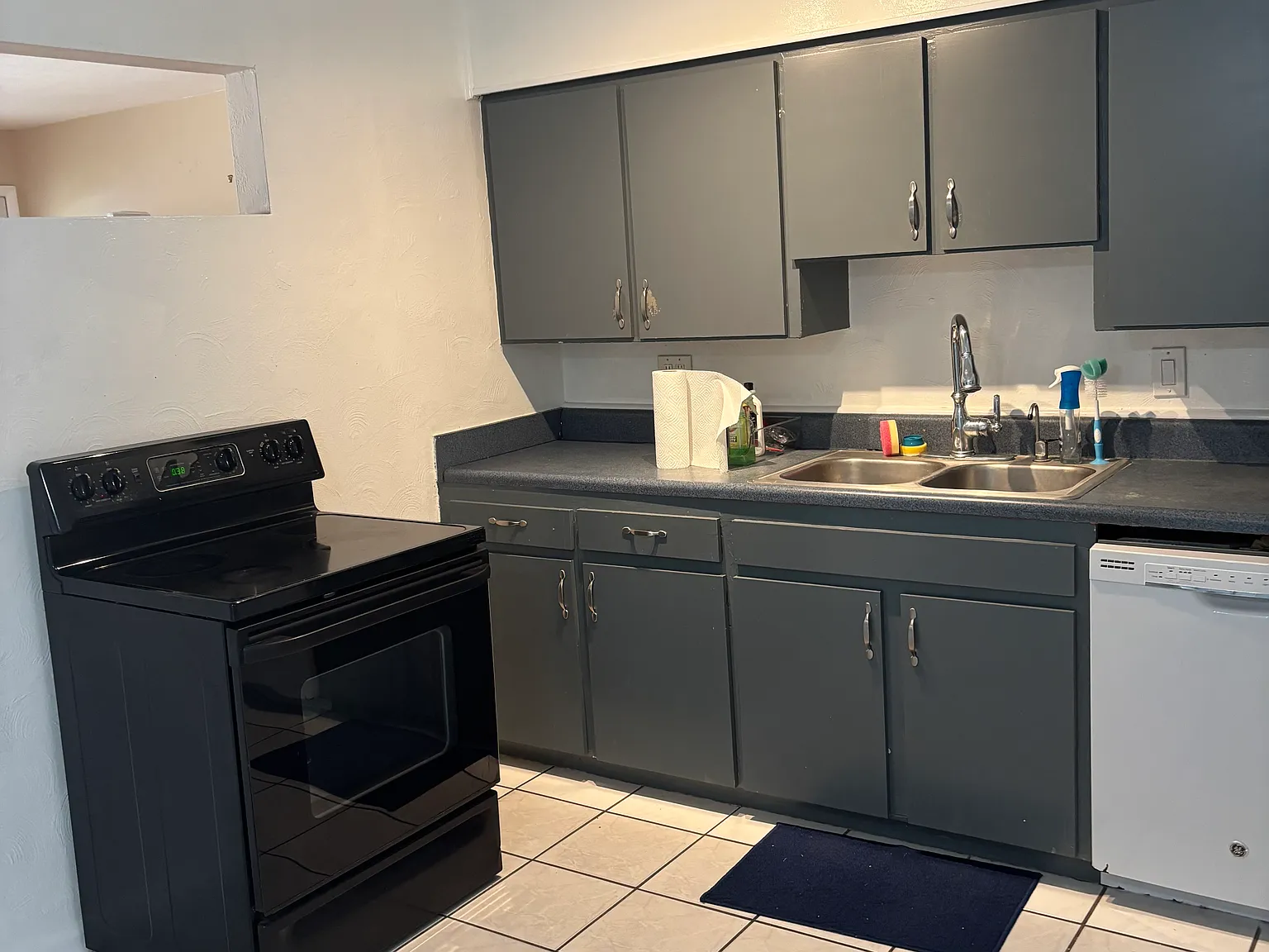 2 bed, 816 sqft, $1,750 — Photo 2
