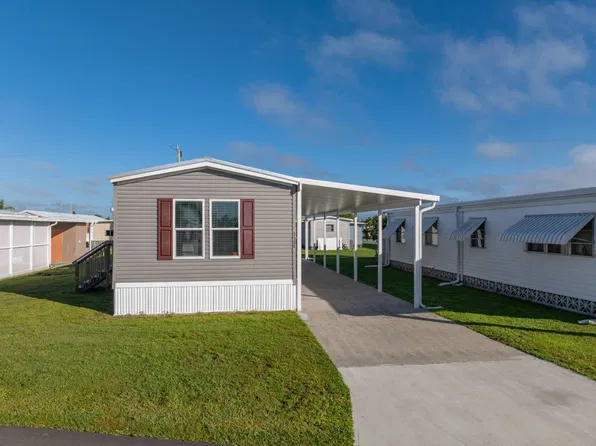3162 Mercury Ln, North Fort Myers, FL 33903