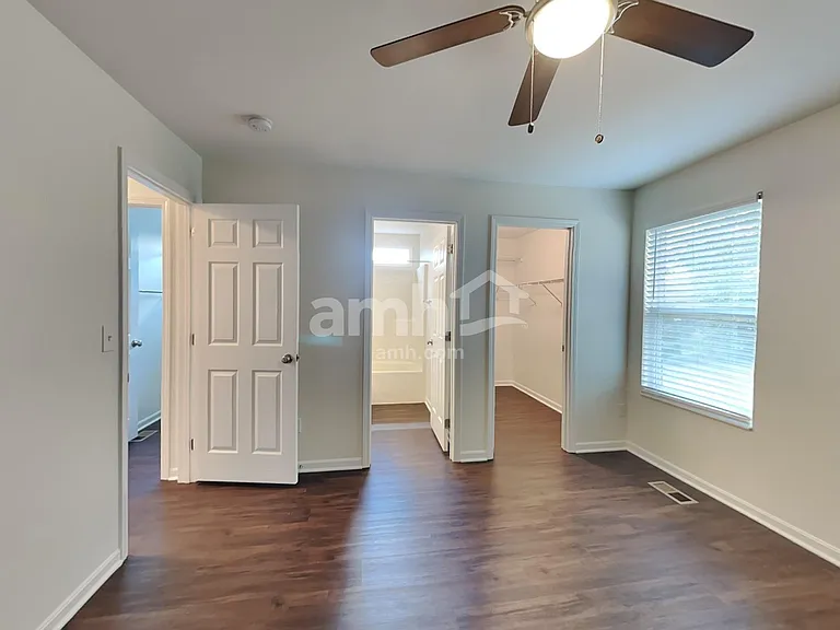 10704 Sandy Ct — Photo 7