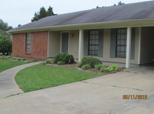 530 Hunters Creek Cir, Madison, MS 39110