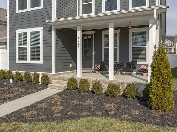 3rd image of 1218 Pebble Run Rd