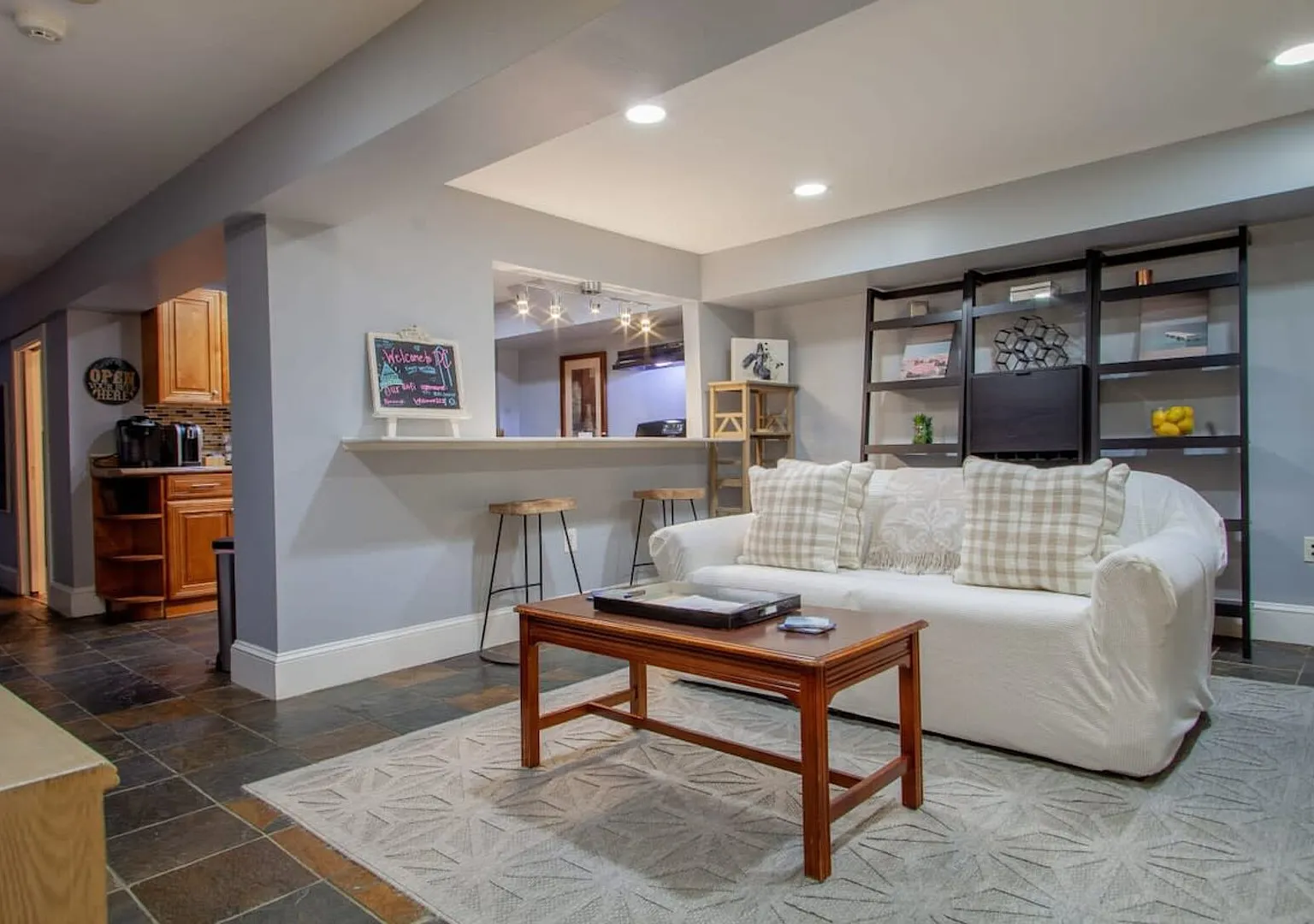 Delightful 1-BR Accommodations / Nearby METRO — Photo 3