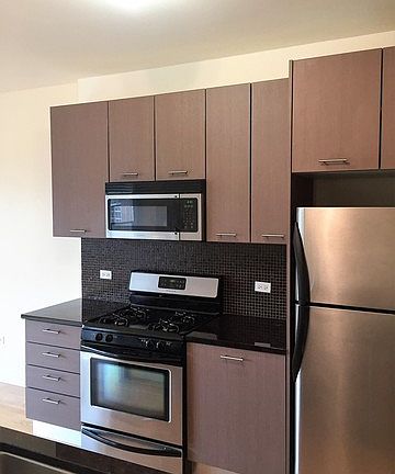 4th image of 659 W Randolph St #408