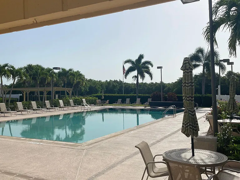 Vista Gardens heated infinity pool #2.