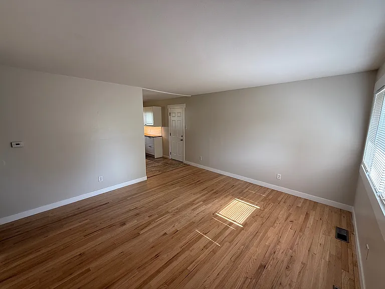 1307 Valiant Dr — Photo 9