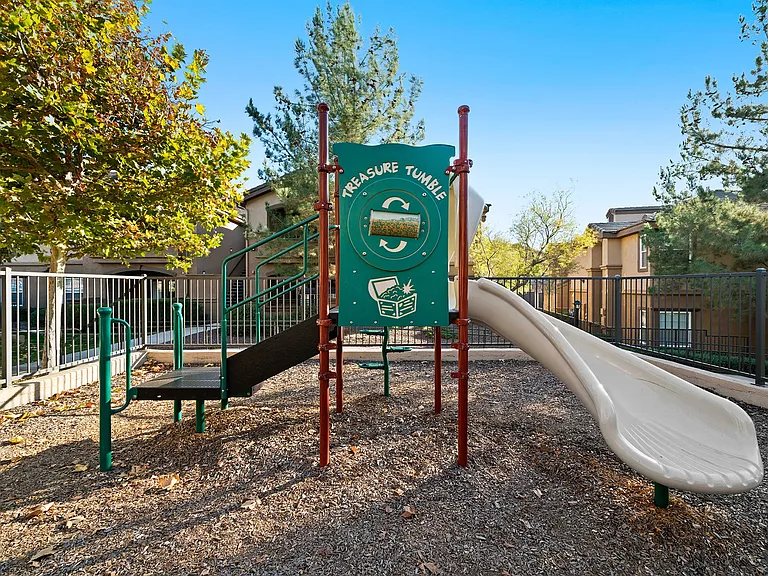 Antelope Ridge Apartments — Photo 19
