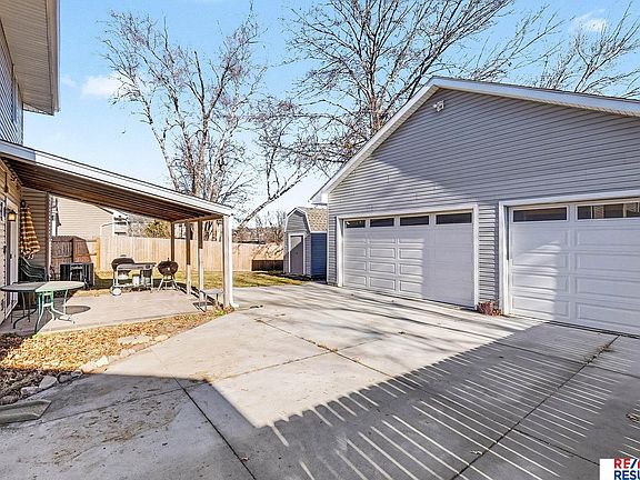 2nd image of 2923 S 159th Cir