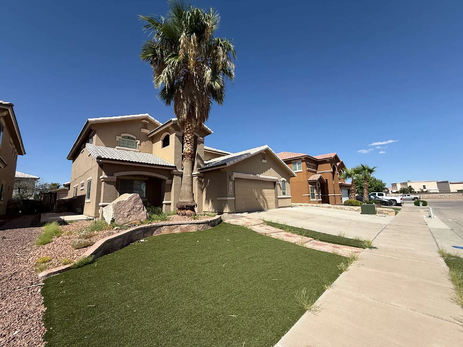 5 bed, 4.0 bath, 3383 sqft, $3,000 — Photo 3