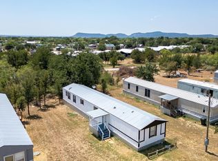 915 Austin St, Kingsland, TX 78639