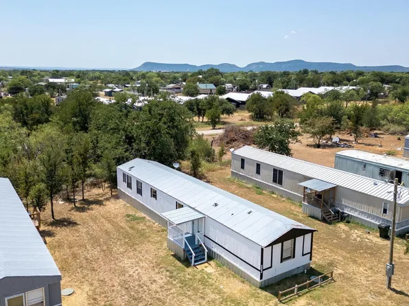 915 Austin St, Kingsland, TX 78639