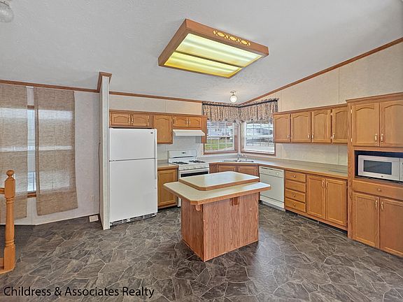 5th image of 5527 Goldfinch Dr NE