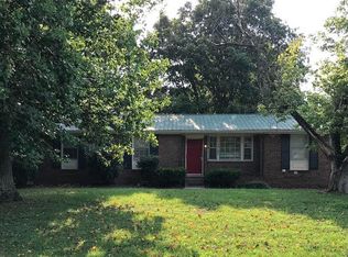 1707 Woodside Dr, Springfield, TN 37172