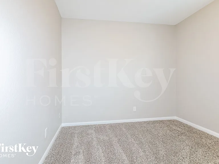 8981 Oval Glass St — Photo 10