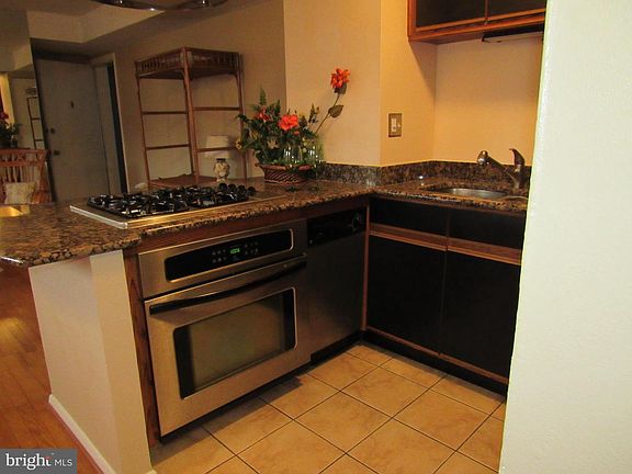 5th image of 4415 Falls Bridge Dr Unit B