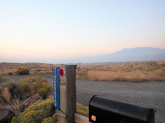 Enter from Red Rock Rd.