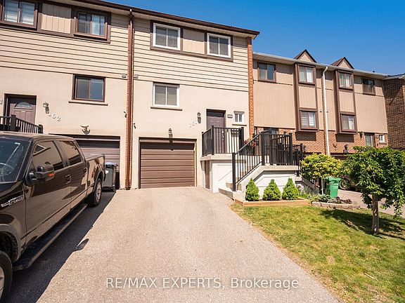 3rd image of 161 Moregate Cres #15
