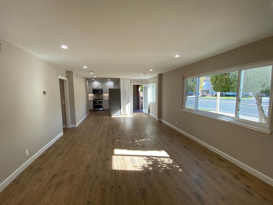 1st image of 14 Lavonne Dr #14