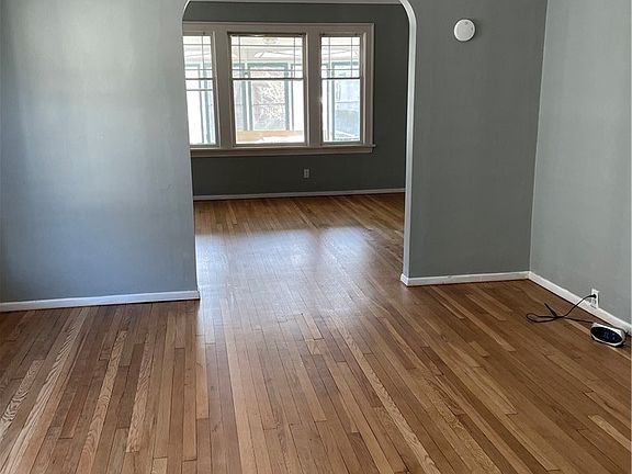 4th image of 1578 Cohassett Ave