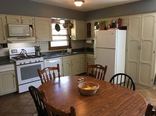 2552 Cedarwood Ave, Lawrence, KS 66046