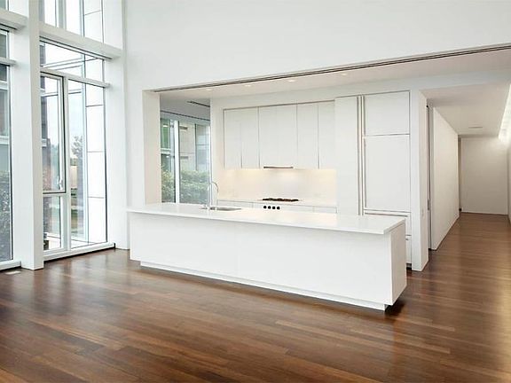 2nd image of 165 Charles St #2/4