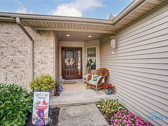 2nd image of 301 Winter Pine Dr
