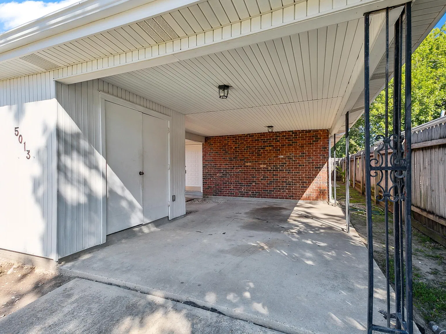 3 bed, 1850 sqft, $2,275 — Photo 2