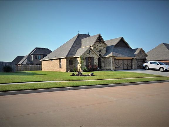 3rd image of 2316 W Earl Dr