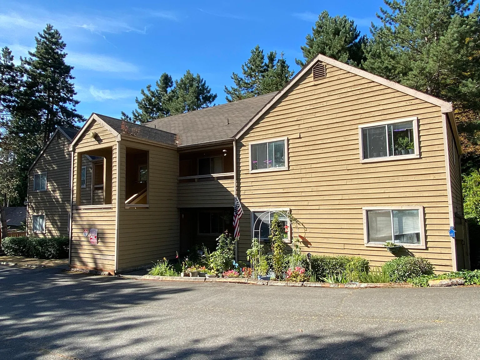 2 bed, 1000 sqft, $2,000 — Photo 1