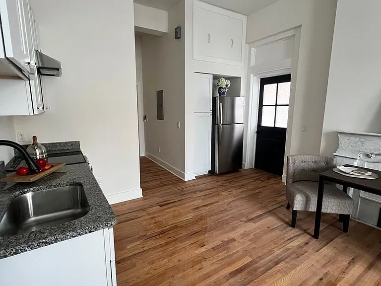 106 E Broad St — Photo 32