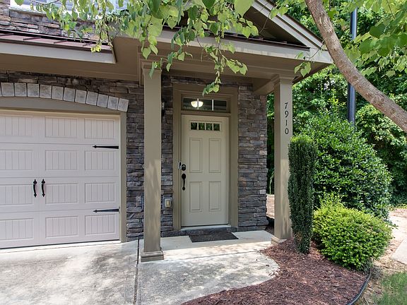 Front Door/Garage
