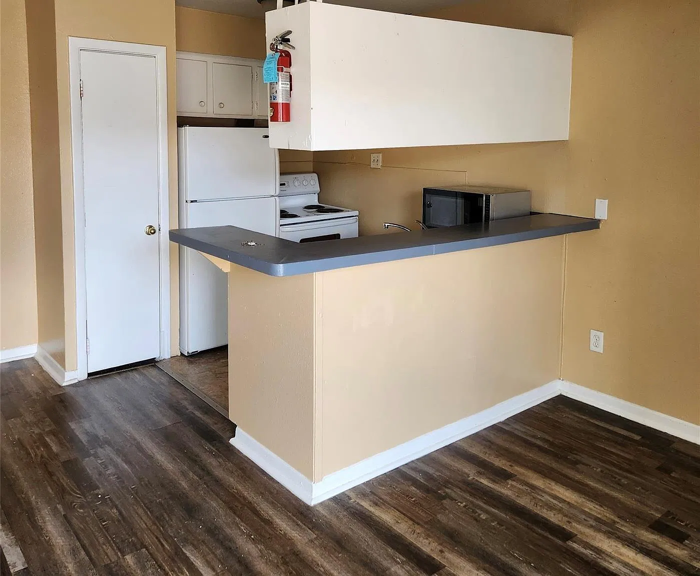 6518 Sloan St — Photo 4