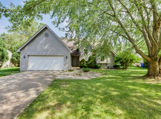 50 Amanda Ct, Crete, IL 60417