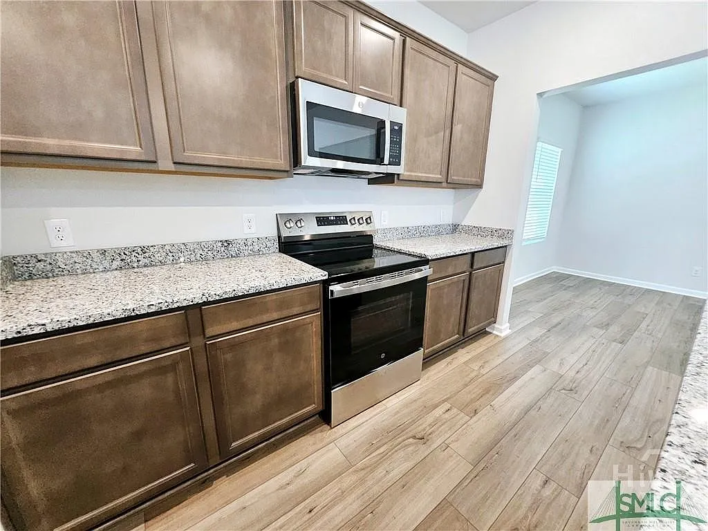 5 bed, 3.5 bath, 2771 sqft, $2,600 — Photo 3