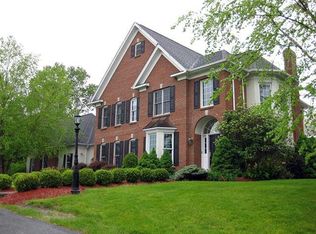 475 Country Club Ln, Kingston, NY 12401